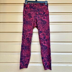 Lululemon Red Print Leggings Athletic Size 8 Outdoor Hiking Running Gym Workout